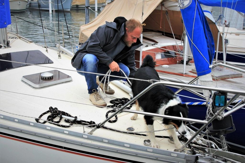 Boating With Dogs: Safety Tips for You Next Water Adventure