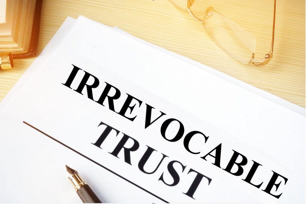 Living Trusts: Revocable vs. Irrevocable